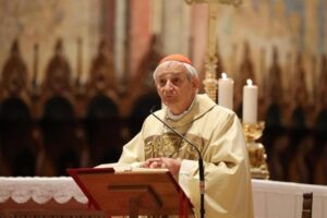 Em Assis, cardeal Zuppi preside missa e eleva oração pela paz na Ucrânia