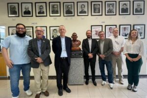 Dom José Roberto visita a Uniso