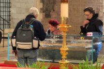 Assis, um povo peregrino do mundo inteiro para rezar com São Francisco