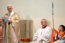 O Papa: Deus doa sempre luz e esperança e aqueles que o invocam devem buscar a paz