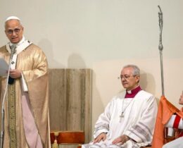 O Papa: Deus doa sempre luz e esperança e aqueles que o invocam devem buscar a paz