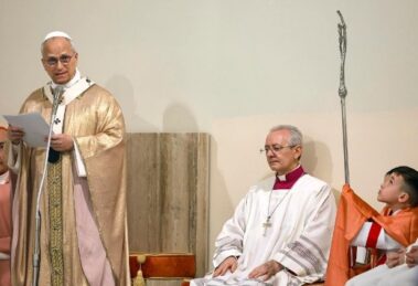 O Papa: Deus doa sempre luz e esperança e aqueles que o invocam devem buscar a paz