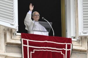 O Papa no Angelus: a fé pede-nos que abramos os olhos para as feridas do mundo
