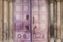 Terra Santa: Portas fechadas, olhos apagados