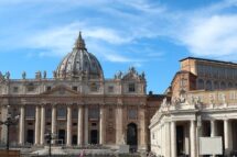 Processo vaticano, declarada “nulidade relativa” da primeira instância. Julgamento será reaberto