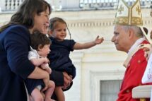 Amoris laetitia: Papa convoca bispos do mundo para encontro sobre a família em outubro