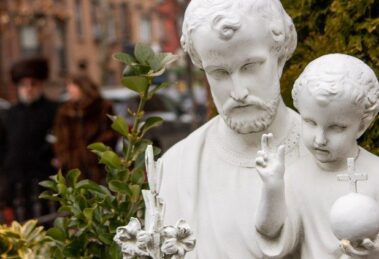 São José abençoai as nossas famílias e protegei a Igreja e a todos nós!