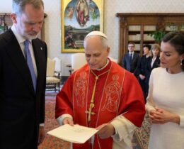 Leão XIV recebe a família real espanhola em audiência