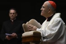 Do poeta à sua poesia: o cardeal De Mendonça e as palavras desarmadas que levam à paz