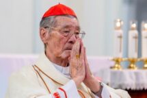 Morreu o cardeal vietnamita Jean-Baptiste Pham Minh Mân