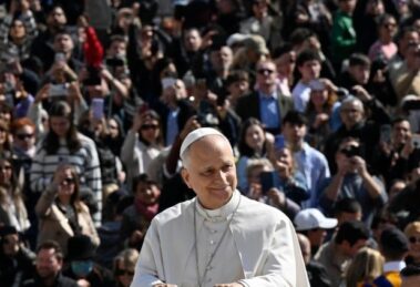 Papa: na Igreja, a hierarquia existe em função do serviço, não do poder