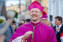 Dom Luís Pepeu toma posse como o primeiro bispo da recém-criada Diocese de Baturité