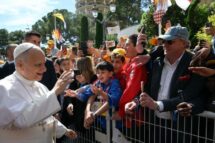 Papa em diálogo com os jovens: o que dá solidez à vida é o amor de Deus