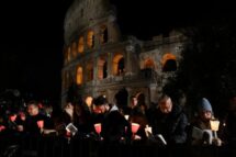 Via-Sacra no Coliseu: o Papa levará a Cruz em cada estação