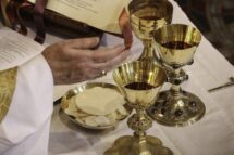 Eucaristia e lava-pés: o sacrifício e o serviço como uma só oferta