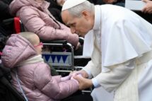 Papa: caminhar ao lado de doentes e migrantes segundo o estilo de Deus