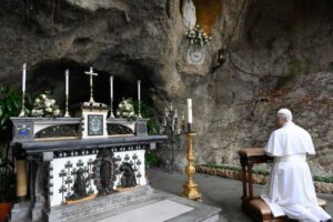 De Massabielle ao Vaticano: o elo eterno entre Santa Bernadette e os Papas