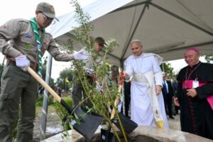 Em um minuto, o segundo dia do Papa Leão XIV na Argélia