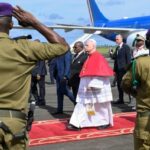 Leão XIV chega a Camarões para a 2ª etapa de sua viagem apostólica à África