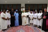 Papa se encontra com superiores das congregações religiosas em Camarões