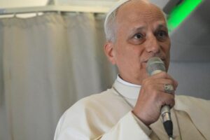 Papa: como pastor, não posso ser a favor da guerra; há muitos mortos inocentes