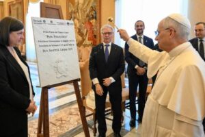 Leão XIV, “Centro do Coração – Papa Francisco”: modelo organizacional centrado na pessoa