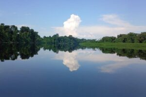 Amazônia: “onde o rio faz a curva e a fé encontra o chão”