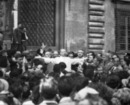 Quando Pacelli defendeu o cardeal Mundelein, que havia atacado Hitler
