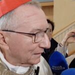 Card. Parolin: o Papa segue seu caminho e prega a paz