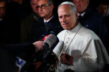 O Papa: a Igreja anuncia o Evangelho. Se alguém me criticar, que o faça com sinceridade