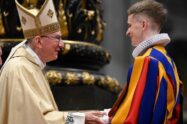 Parolin aos Guardas Suíços: ligados a Deus em uma vida de humildade e serviço