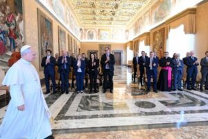 Leão XIV comemora os 100 anos da Livraria Editora Vaticana, que já serviu 9 Papas