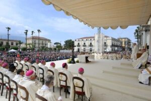 O Papa em Pompeia: Deus aplaque os ódios fratricidas e ilumine os líderes das nações