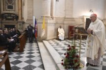 Parolin: interesses desumanos alimentam o tráfico de pessoas e guerras