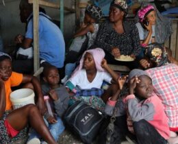 Haiti, dom Dumas: apelo-me ao mundo para que ajude meu povo ferido
