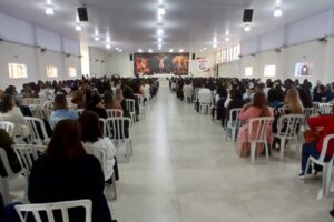 Fé e renovação: retiro reúne cerca de 800 mulheres em Sorocaba