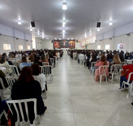 Fé e renovação: retiro reúne cerca de 800 mulheres em Sorocaba