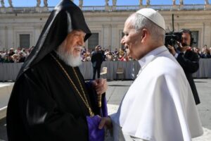 Papa ao Catholicos da Igreja Armênia: rezemos rumo à plena unidade que desejamos