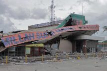 Violência em Papua: 100 mil deslocados internos e fiéis atacados em igreja