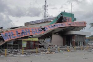 Violência em Papua: 100 mil deslocados internos e fiéis atacados em igreja