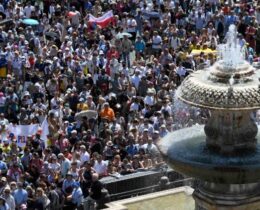 Leão XIV: rezemos pelos católicos chineses e pelos cristãos do Oriente Médio
