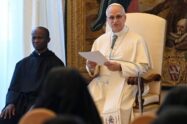 O Papa: o cristão é aquele que ama sem interesse e busca o bem comum