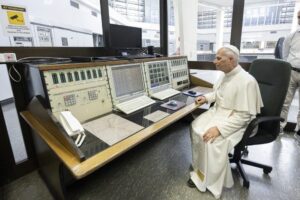 Seminário no Vaticano: o papel essencial das ondas curtas na era digital