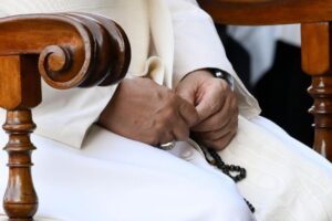 Rosário com o Papa: a paz é sempre possível pois é um dom de Deus