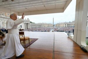 Papa: participar das procissões de Corpus Christi é um testemunho corajoso de fé