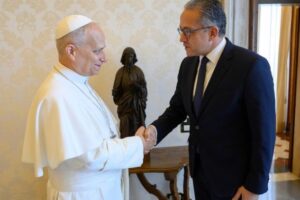 Papa Leão recebe o diretor-geral da UNESCO