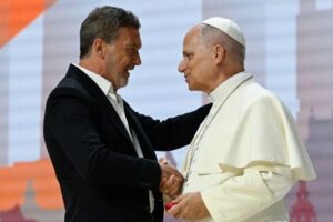 Papa: em nosso DNA está enraizado o desejo do bem, da beleza e da verdade