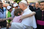 O sonho de Olga, uma jovem com deficiência: “abraçar o Papa”. Em Madri conseguiu