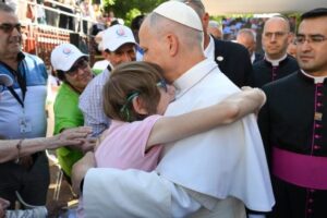 O sonho de Olga, uma jovem com deficiência: “abraçar o Papa”. Em Madri conseguiu