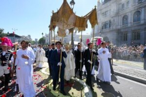 Papa: Cristo não permanece fechado no templo, mas caminha com o seu povo